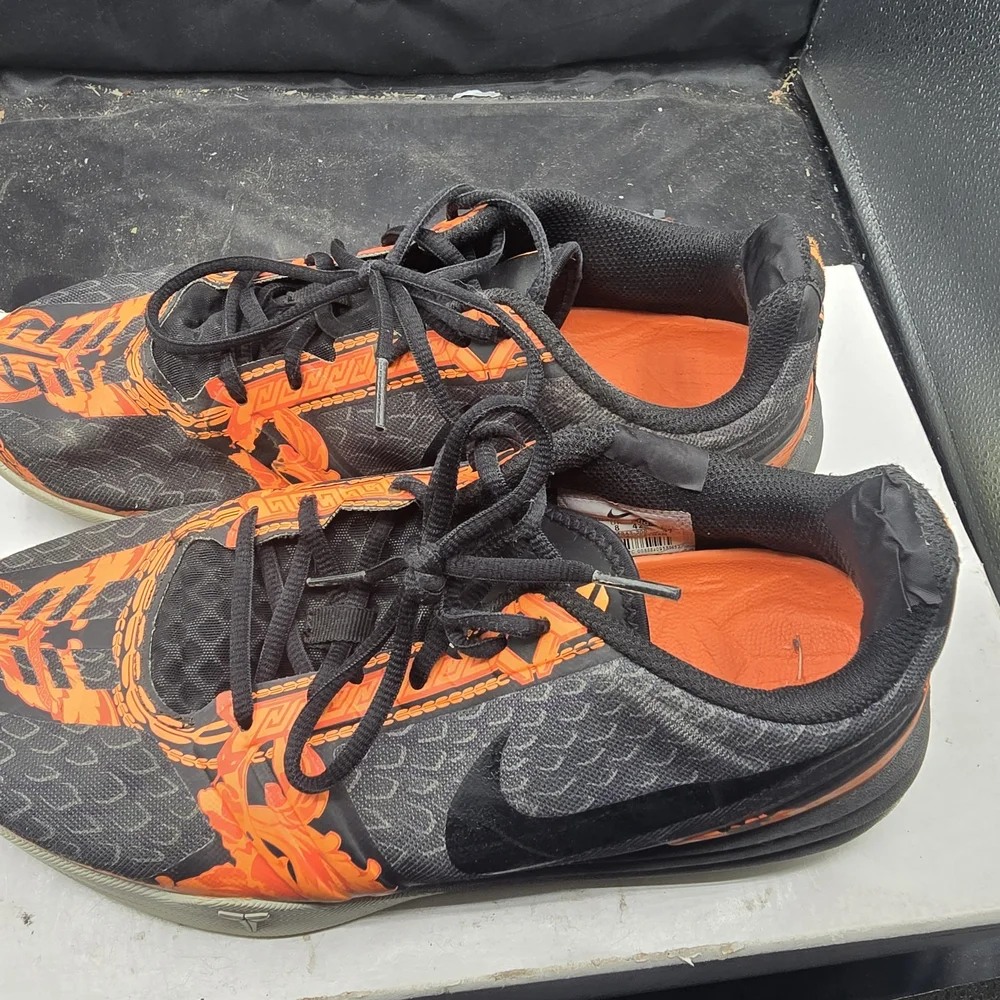 Nike Men's‎ Black and Orange Athletic Shoes